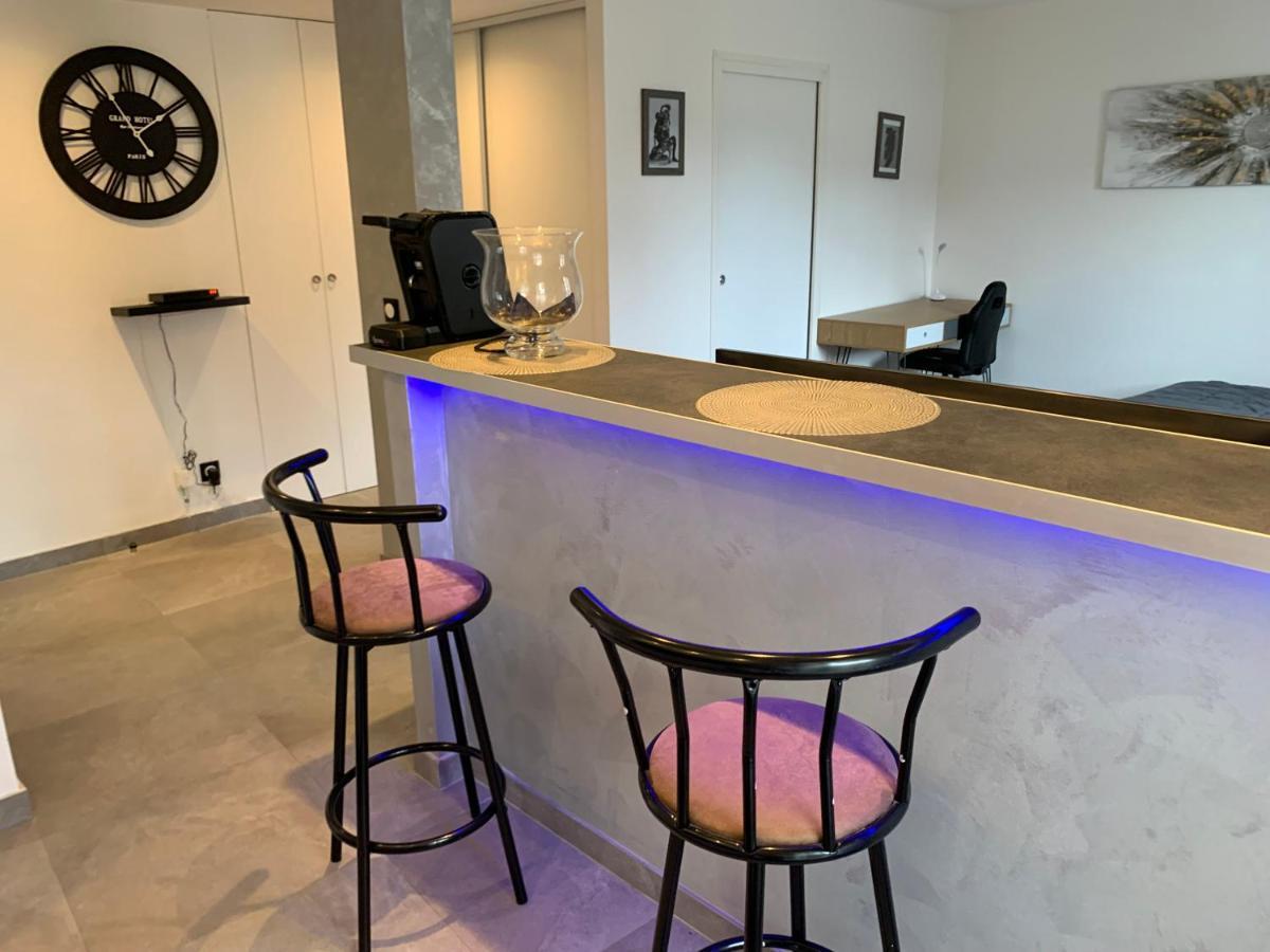 Grand Studio Tres Agreable Avec Bar, Cuisine Et Terrasse Cagnes-sur-Mer Extérieur photo